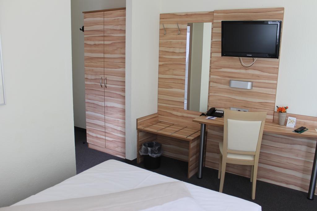Hotel Weissach Am Neuenbuehl Chambre photo